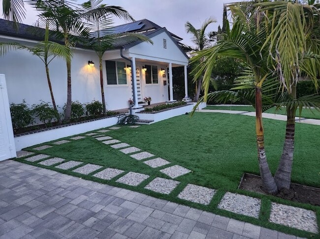 Building Photo - 4537 Katherine Ave