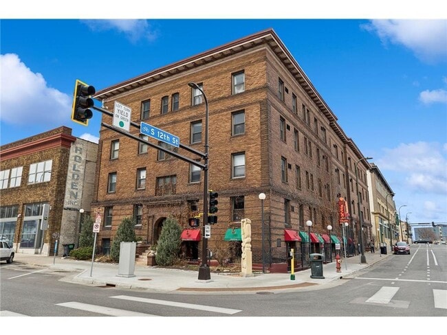 Building Photo - 1204 Harmon Pl Unit #10