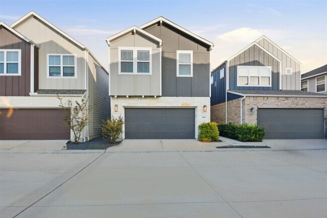 Building Photo - 4106 Split Ivy Dr