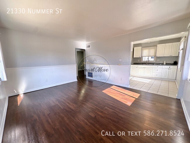 Photo - 21330 Nummer St