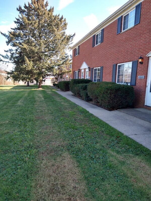 Photo - 4640 Applegrove St NW