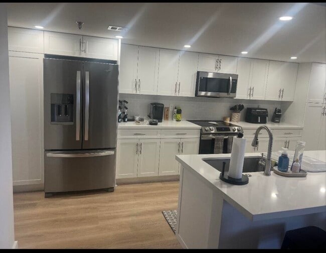 Building Photo - 955 Egret Cir Unit 508