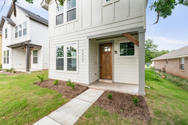 Photo - 1226 Elm Ct