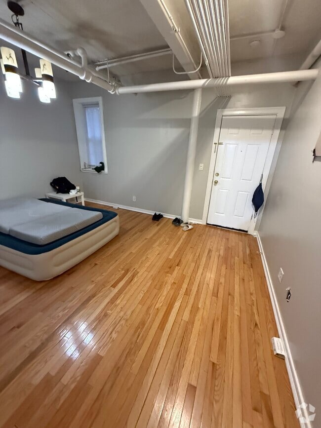 Building Photo - 463 Park Dr Rental