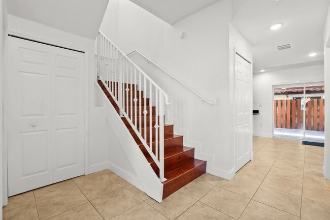 Photo - Prime Hialeah Location Spacious Home Close to Everything