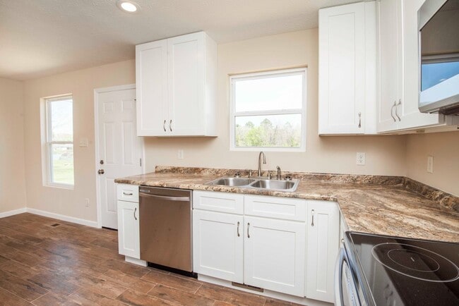 7206 Della Dr