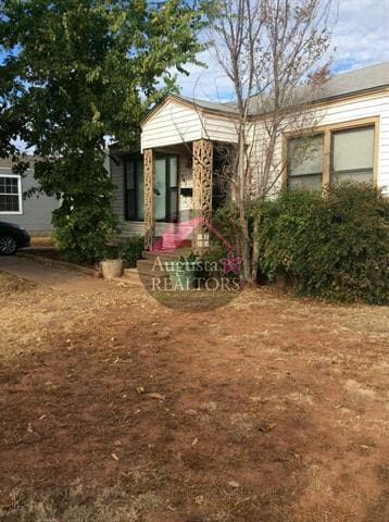 Photo - 741 S Crockett Dr