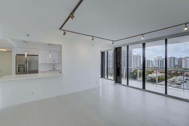 Photo - 3640 Yacht Club Dr Unit 1507