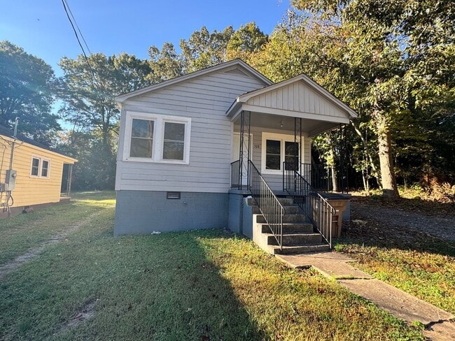 Building Photo - (PAINTING / CLEANING - to still be complet...