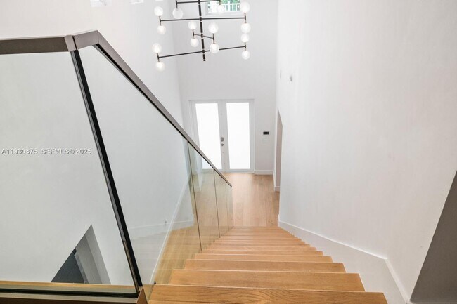 Photo - 745 NE 77th St