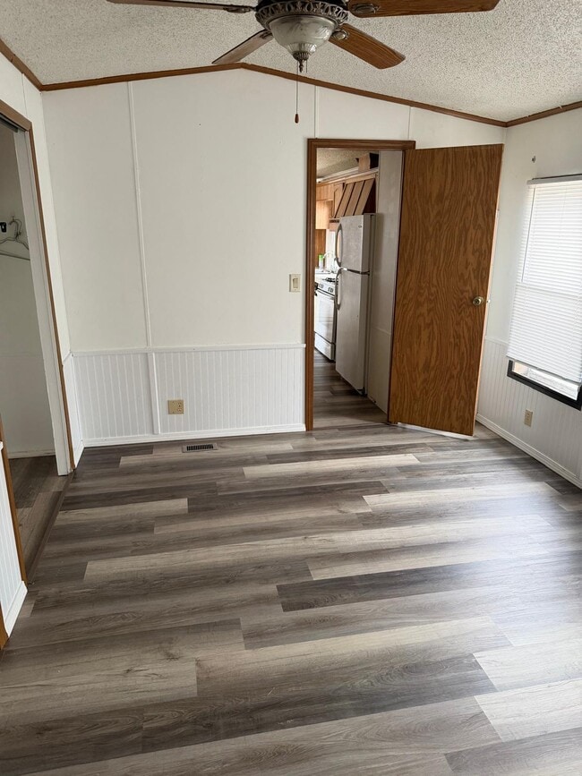 Photo - 905 W 37th Ave