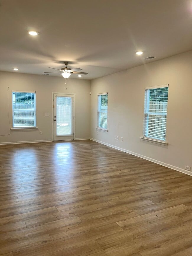 Photo - 1492 Trellis Ct