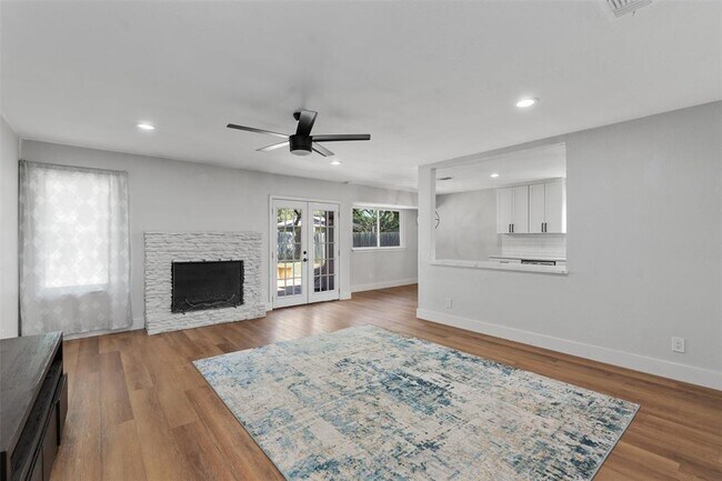 Photo - 7806 Woodcroft Dr