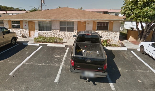 Photo - 3521 NW 5th Ter Unit 1