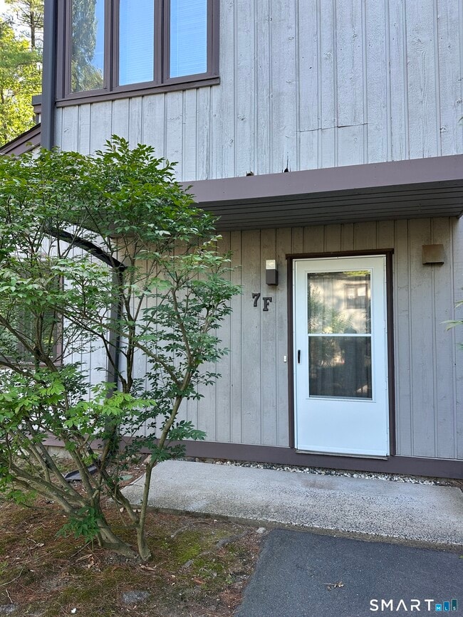 Building Photo - 7 Staunton Ct Unit F