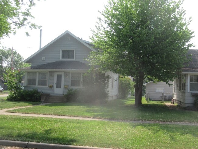 501 3rd Ave NE Unit 2