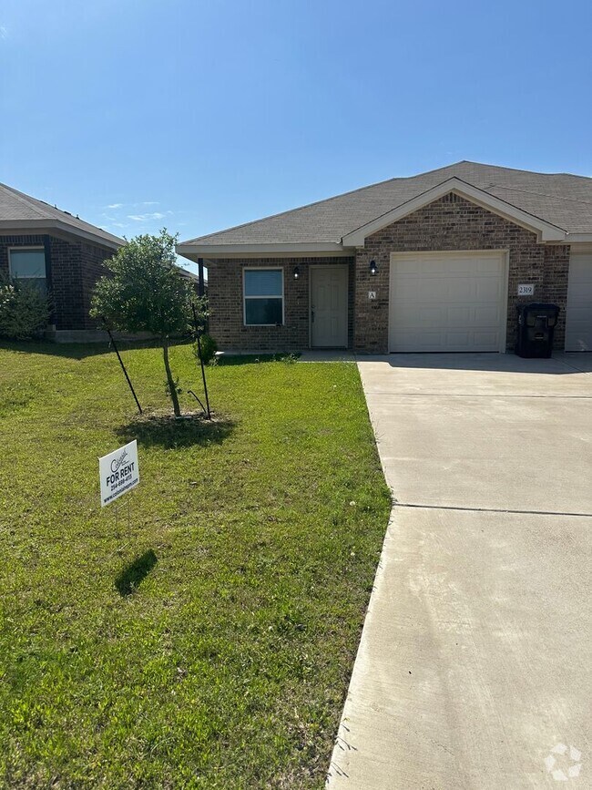 Building Photo - 3Bed/2Bath Rental