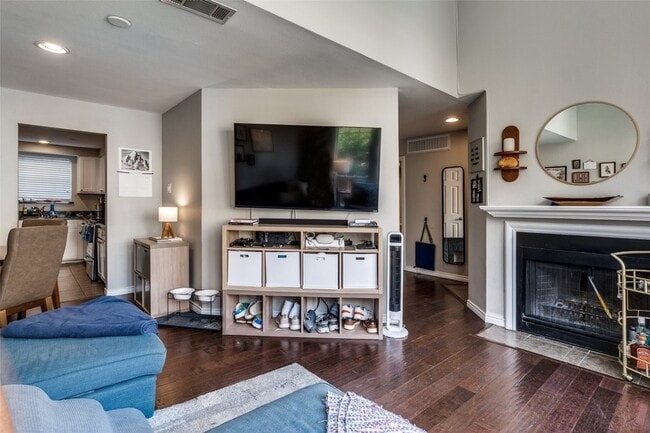 3100 Cole Ave Unit 213