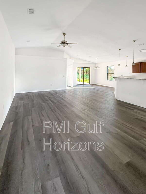 Photo - 8657 El Paseo St