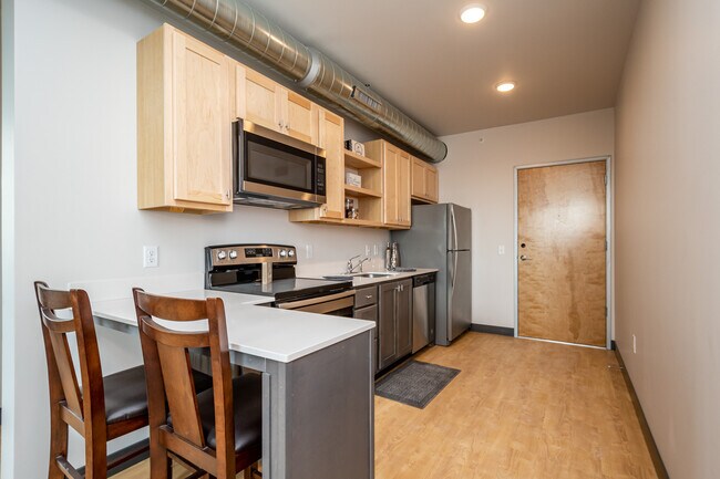 Photo - 245 Kingston