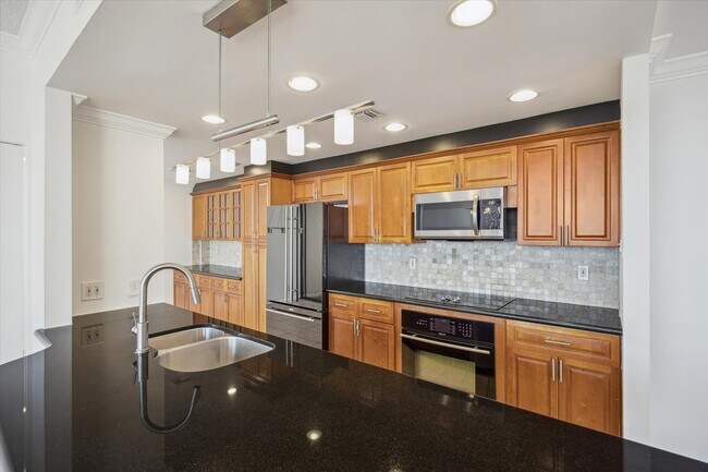 Photo - 49 Briar Hollow Ln Unit 1704