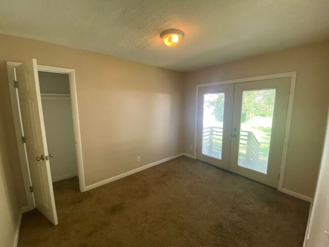 Photo - Three Bed, One Bath!