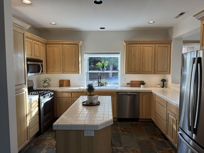 Photo - 3 Bed 2.5 Bath - The Parks at Broken Top.