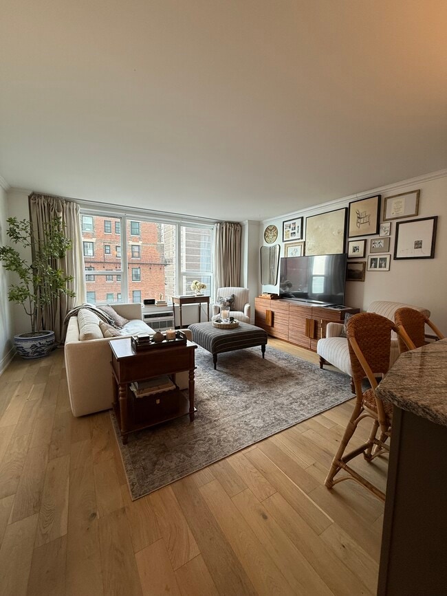 Building Photo - 1550 N Lake Shore Dr Unit 15F Rental