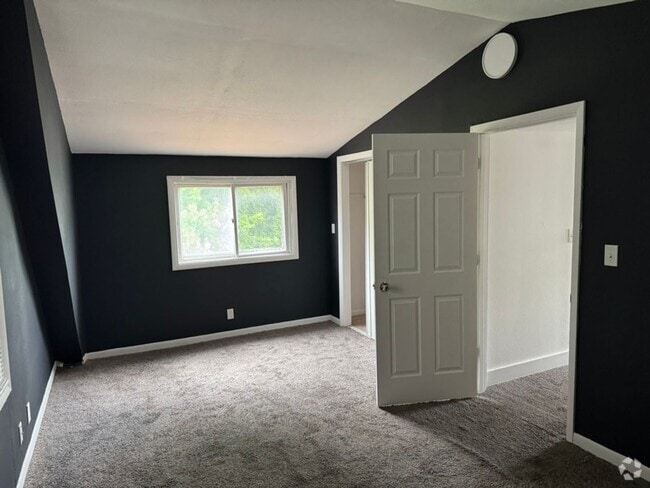 Building Photo - Nice 3-Bedroom Single Family Home Availabl...