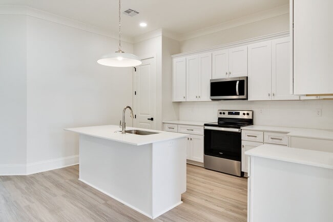 Photo - 109 Perth Pl