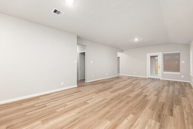 Photo - 6623 Castella Dr