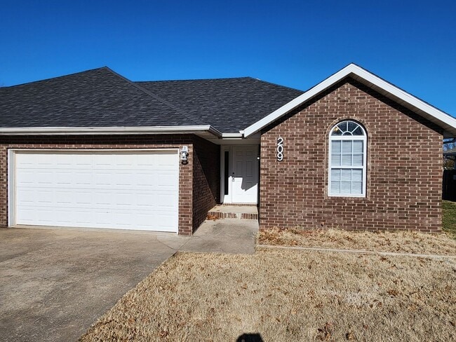 Building Photo - Spacious 2-Bedroom, 2-Bathroom Home AVAILABLE NOW!!