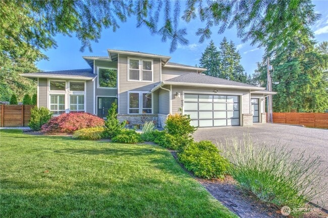 Gorgeous 3 bedroom plus den 2.5 bath house... - Gorgeous 3 bedroom plus den 2.5 bath house...