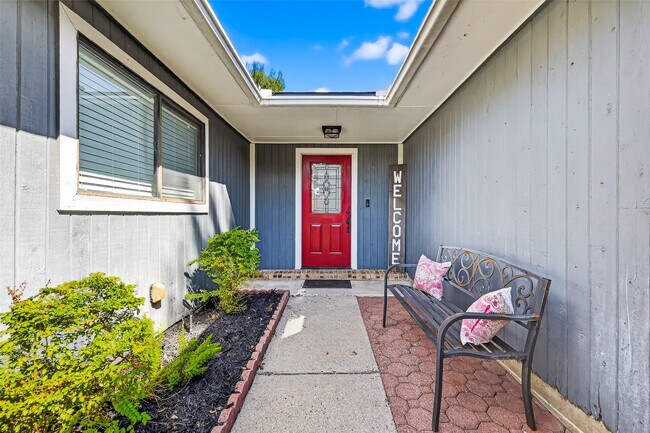 Photo - 930 Holly Hall Dr