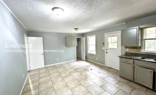 Photo - 1437 Highland Dr