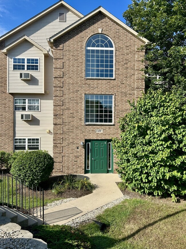 Building Photo - 430 Cunat Blvd Unit 3D Rental