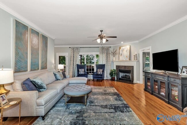 Photo - 230 Bishop Farm Way