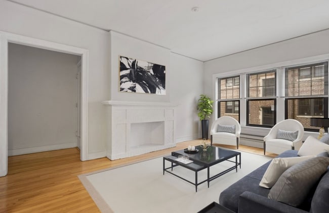 Building Photo - 1309 Oak Ave Unit L3