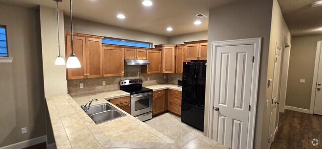 Building Photo - *MOVE IN SPECIAL* $700 off first months re... Rental