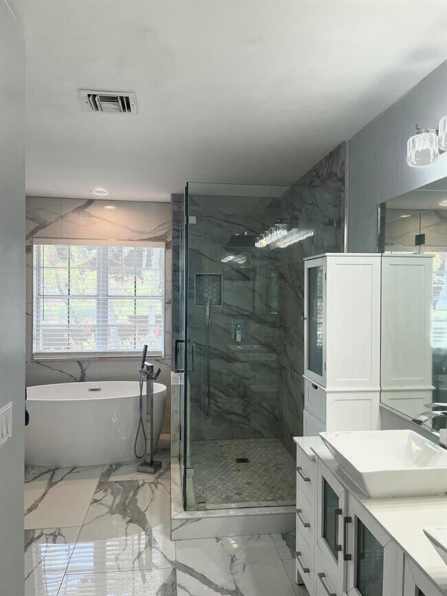 Photo - 1236 Bayview Cir