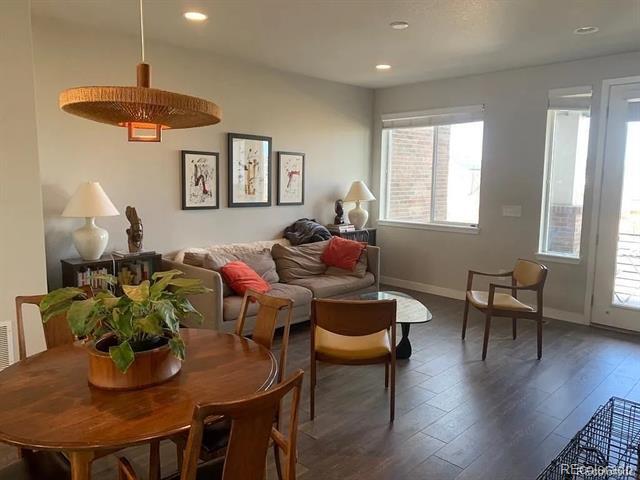 Photo - 618 E Hinsdale Ave Townhome