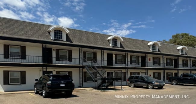 Building Photo - 2010 Ave. S Unit 10