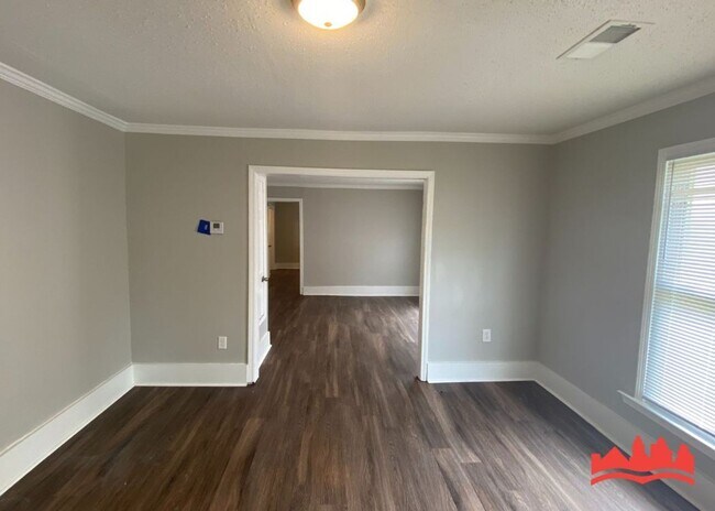 Photo - 1532 Barton St