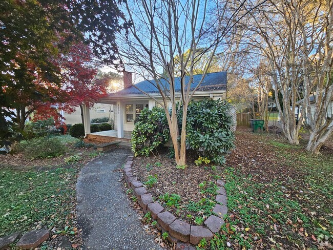 Building Photo - Uptown Charlotte Home in quiet neighborhood