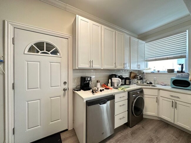 Photo - 327 Kedzie St Unit 3