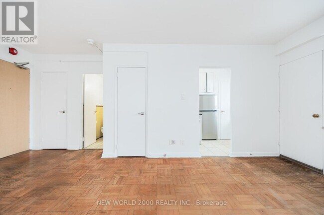 Photo - 88 Bernard Ave Unité 902