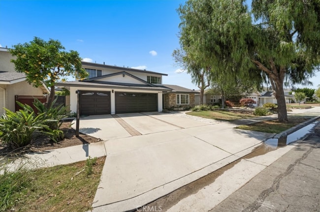 16401 Mercier Ln