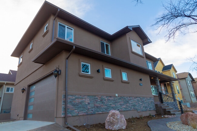 Photo - 724 N Walnut St