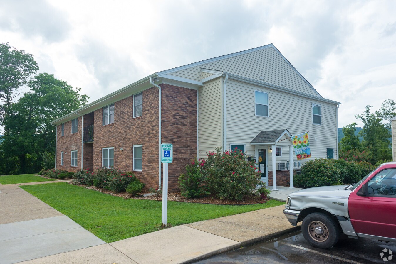 Mountain View - Mountain View Apartments