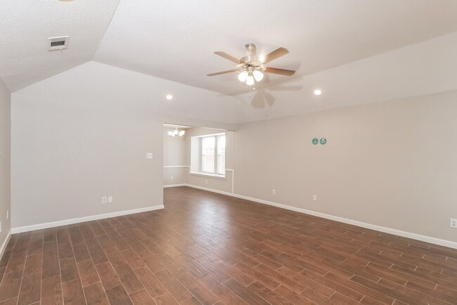 Photo - 2601 Valley View Dr